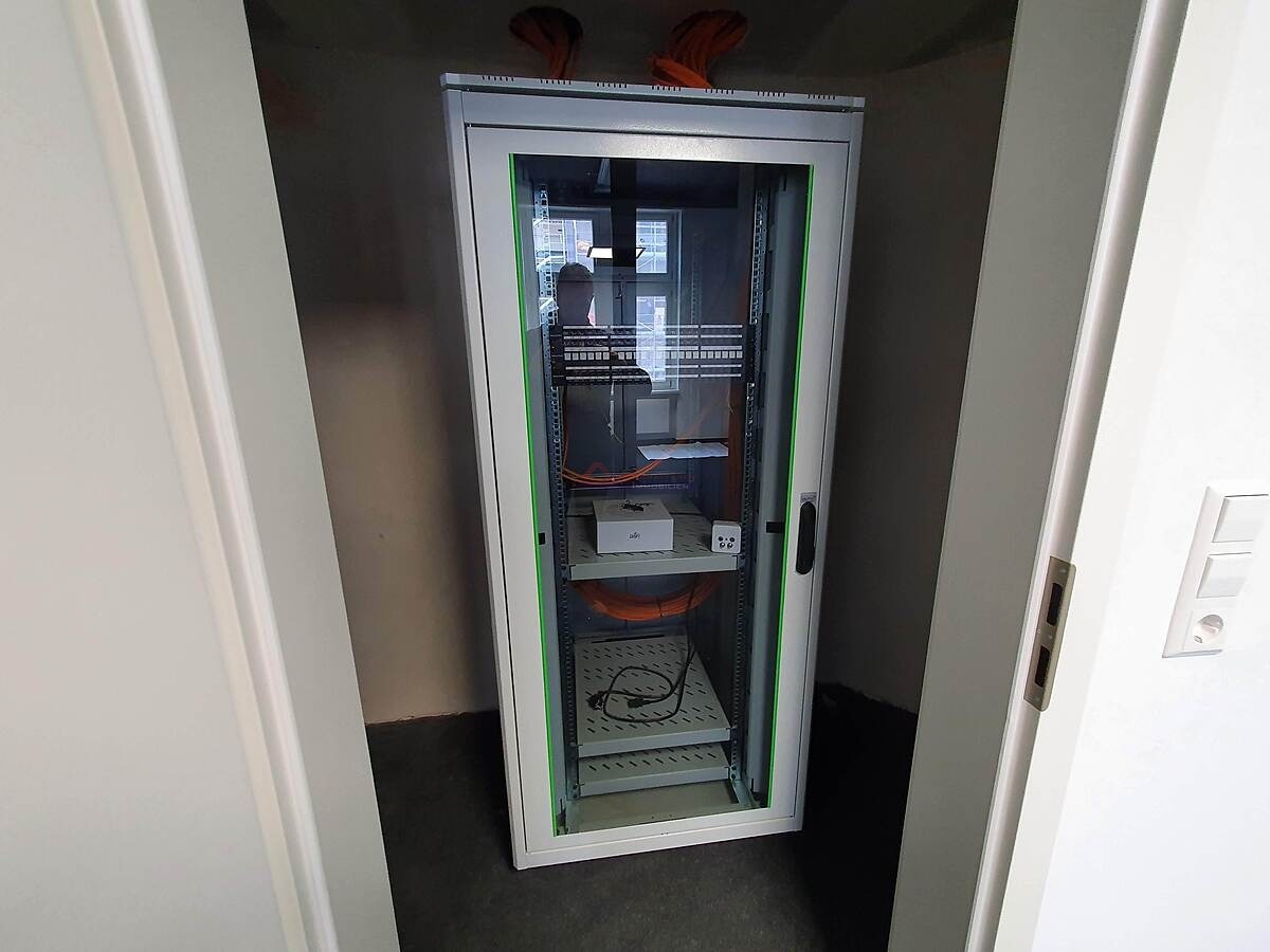 08-2 - Server