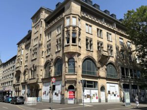 Gebäude