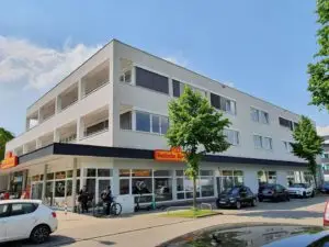 Blick strassenseitig