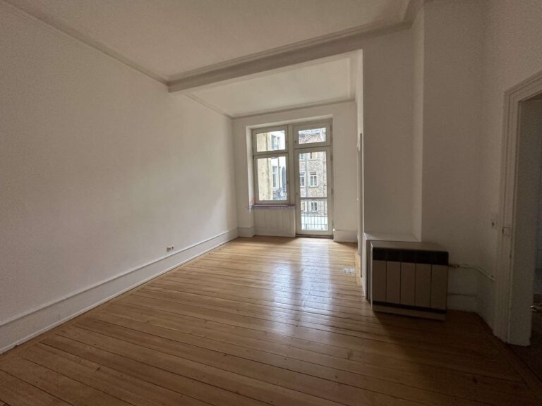 Wohnen (Raum 103) mit Balkon zum Innenhof