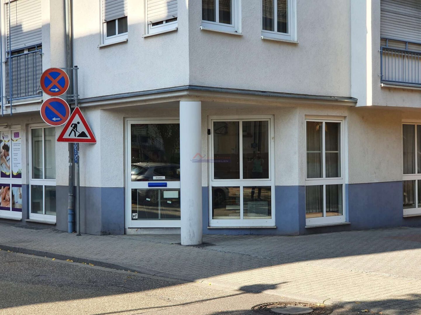 Eingang Eckgeschäft